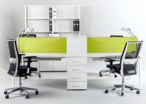 Офисные столы LAVORO с экраном и опорной тумбой-перегородкой